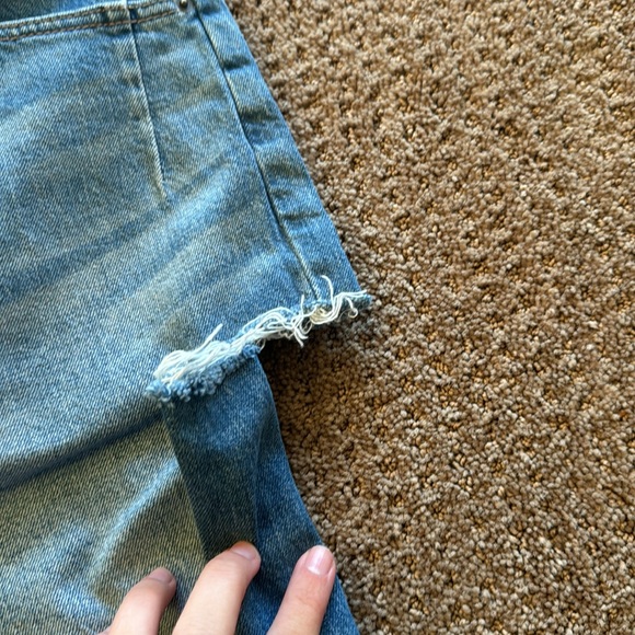 True Religion “High Rise Taper” Blue Jeans! 👖 - Picture 3 of 7